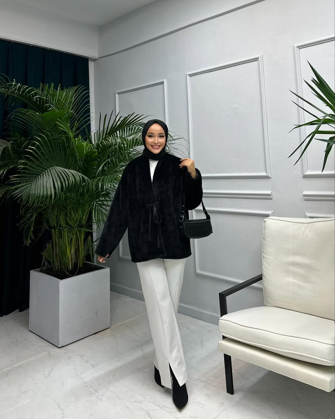 جاكيت فرو اسود