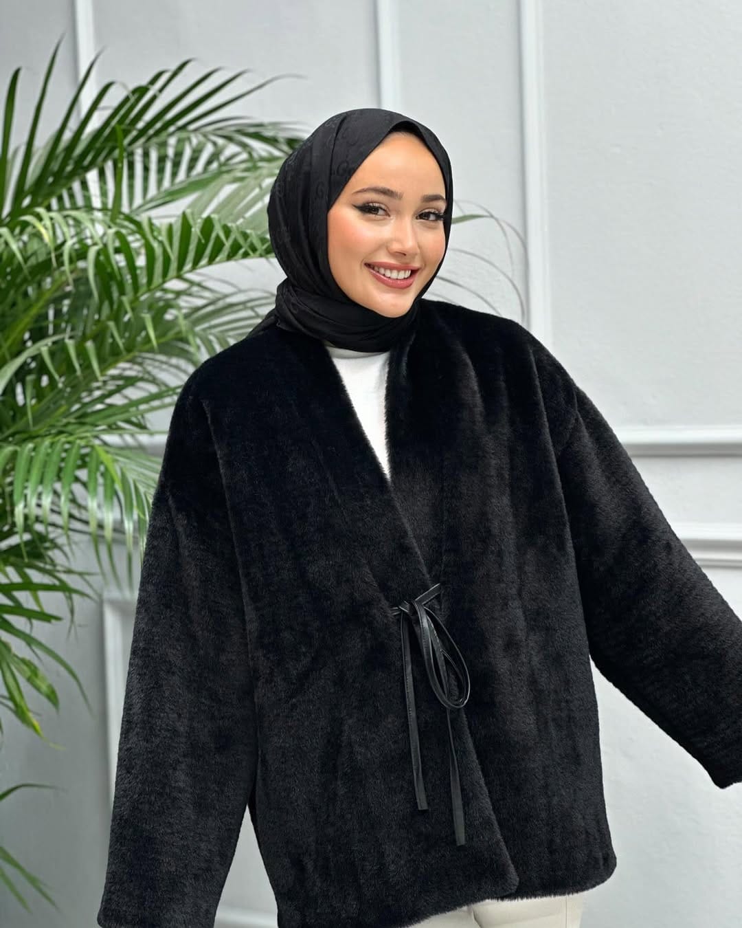 جاكيت فرو اسود