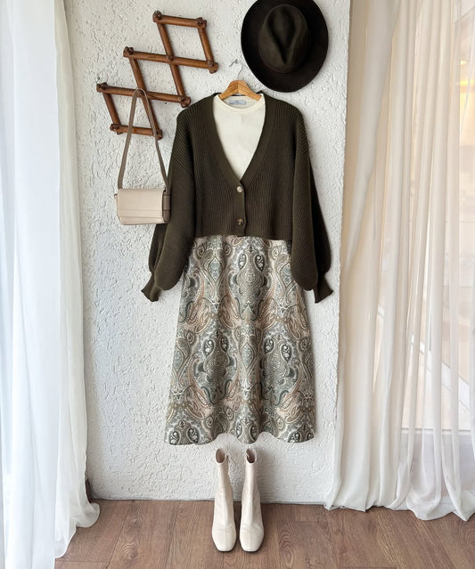 طقم جاكيت وتنورة