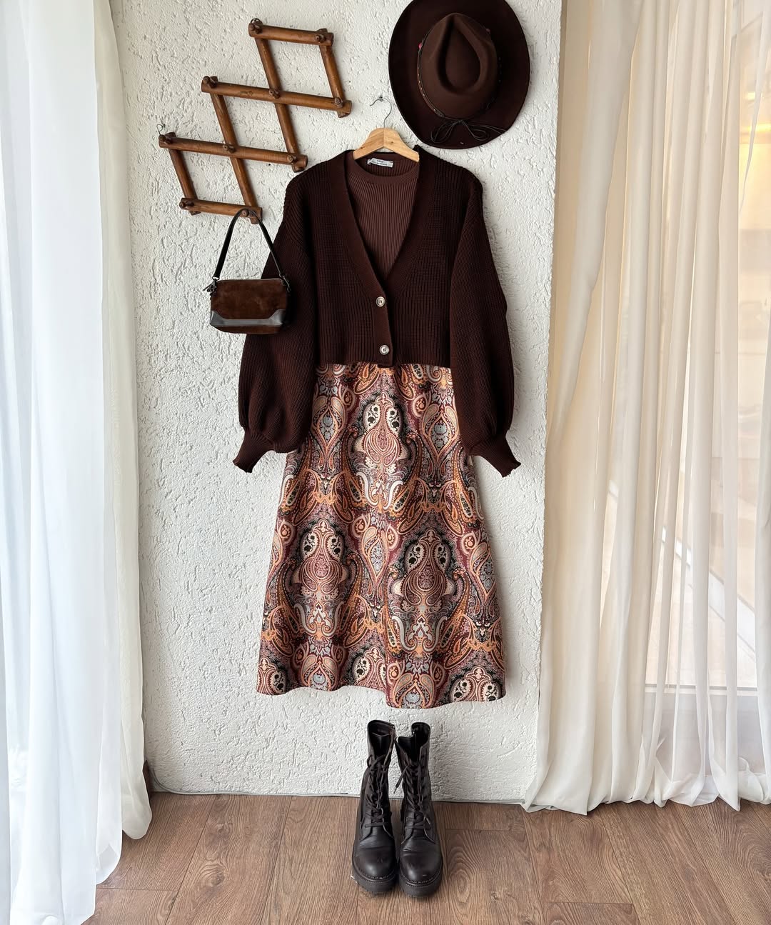 طقم جاكيت وتنورة