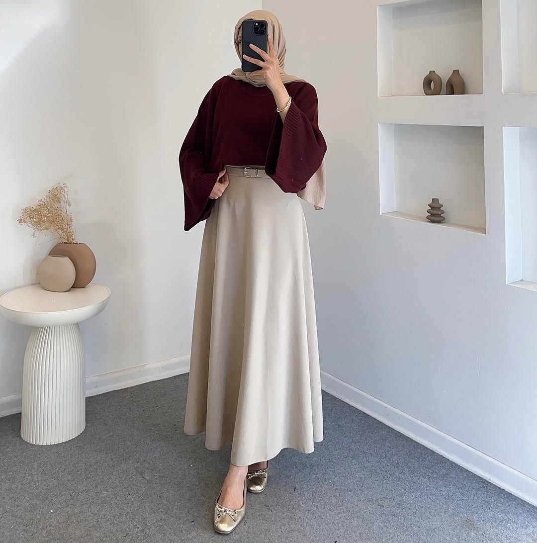 طقم كنزة صوفية مع تنورة سكوبا كلوش
