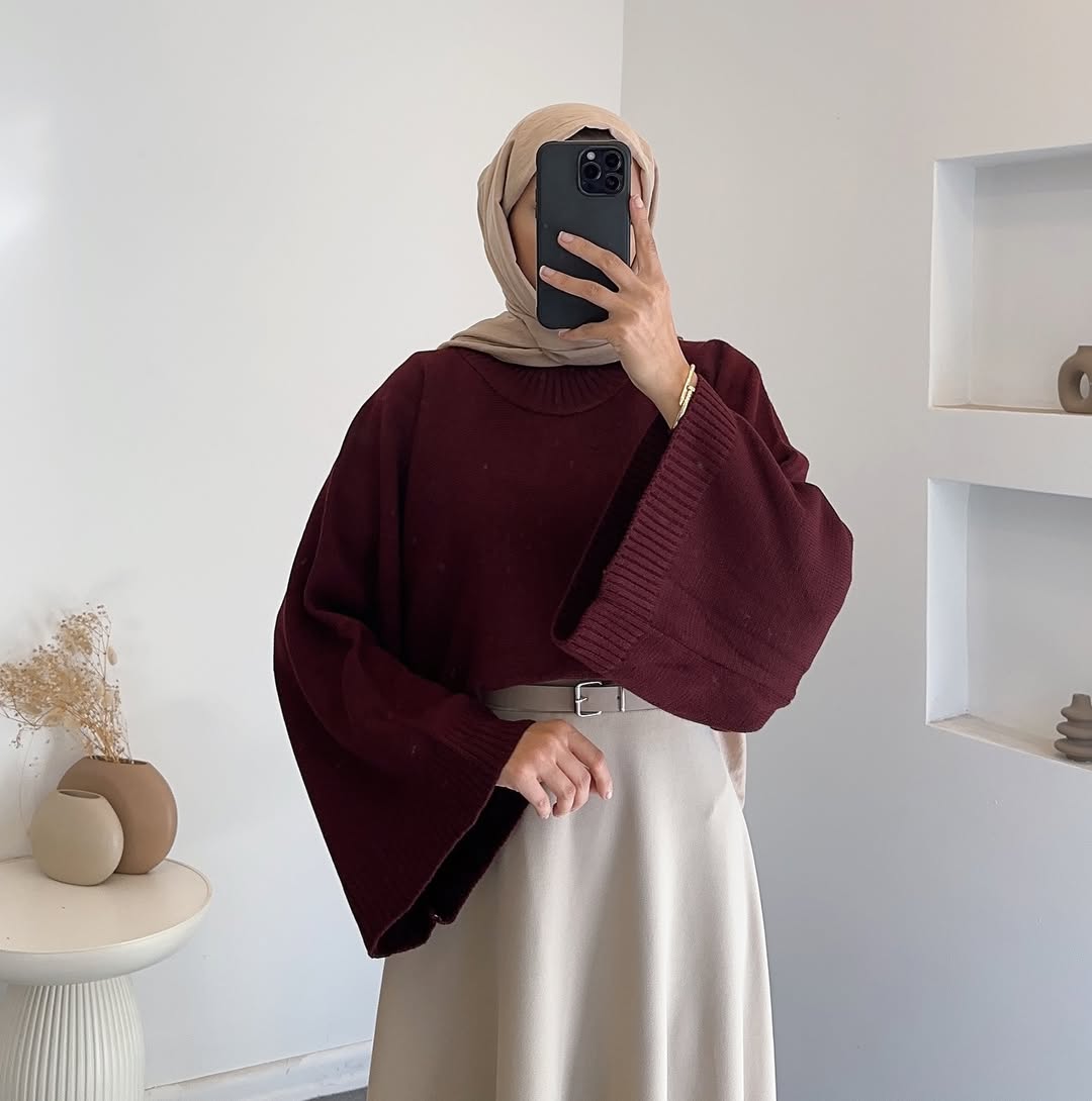 طقم كنزة صوفية مع تنورة سكوبا كلوش